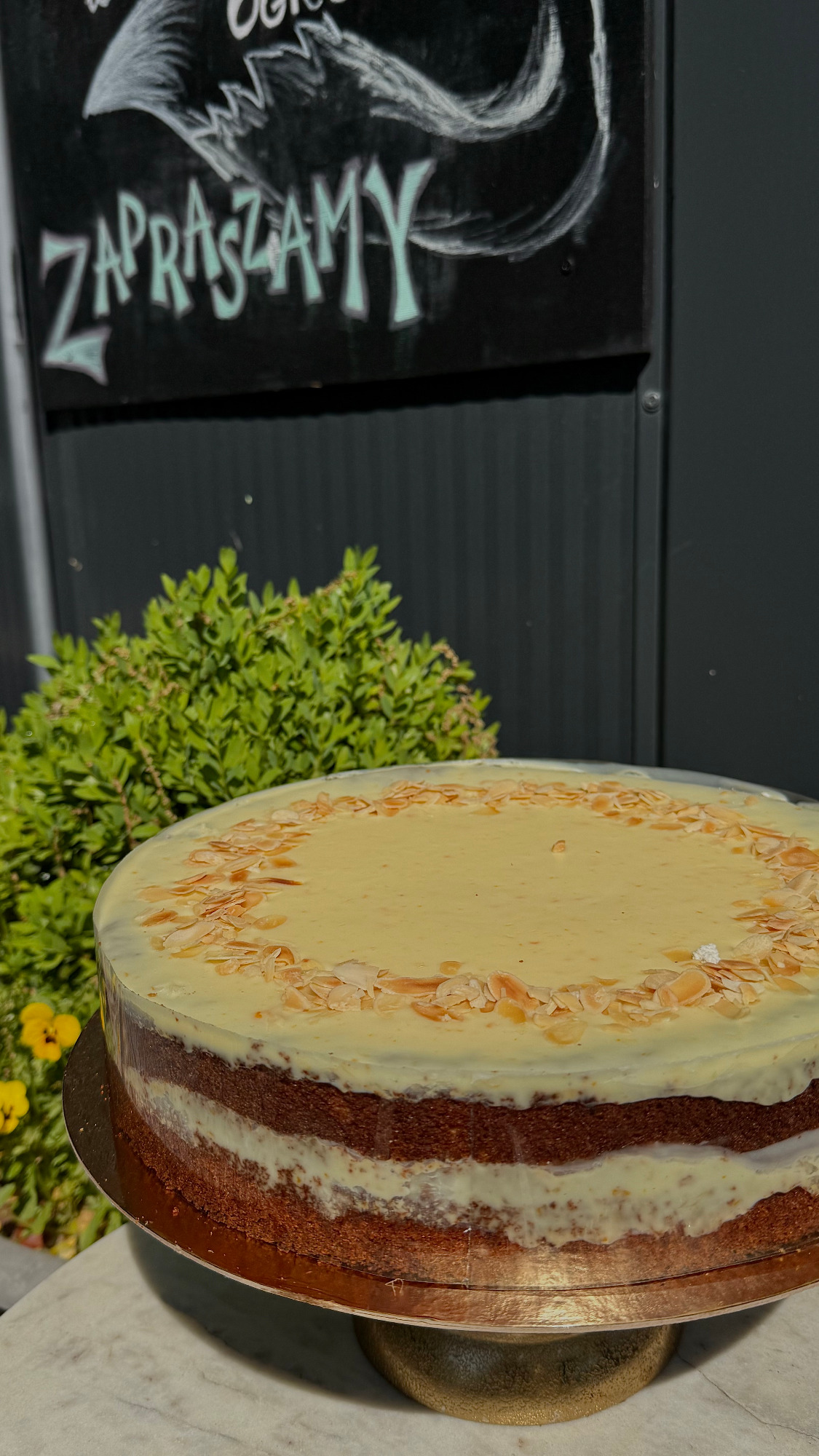 Hiszpańskie migdałowo-pomarańczowe z polewą z likieru pomarańczowego