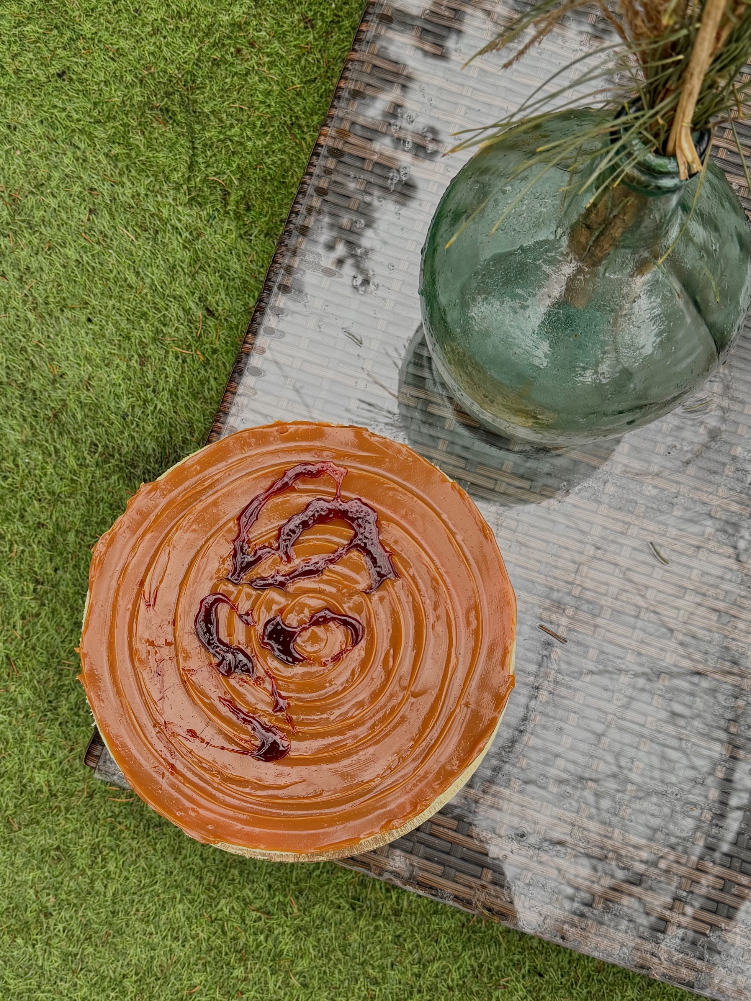 Sernik słony karmel