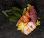 4. Sashimi Set ( 12 kawałków ) 