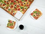 2x pizza kwadratowa 70cm + 4x sos + 2x Napój 0,85l 