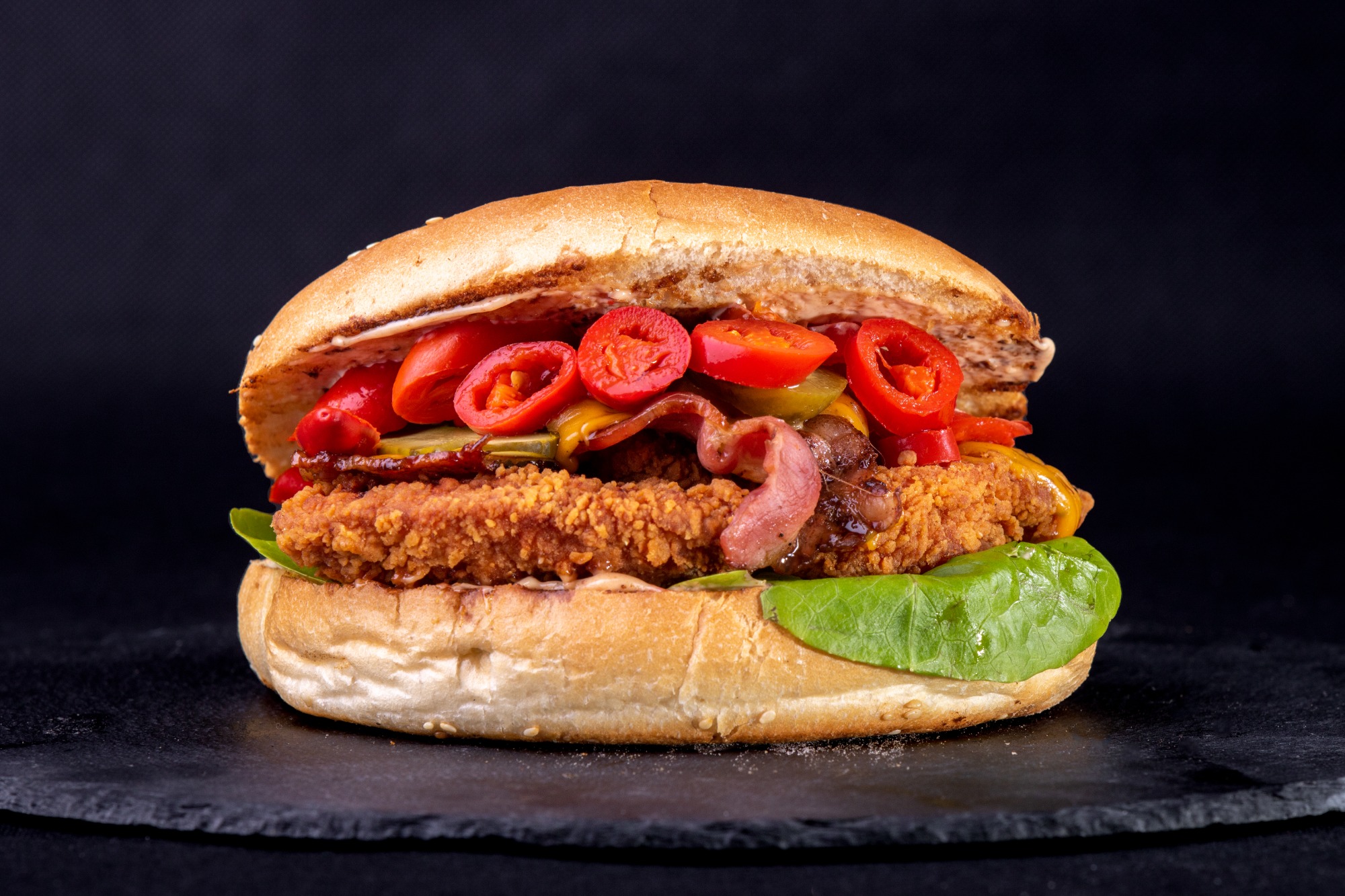 Burger piekący strips 