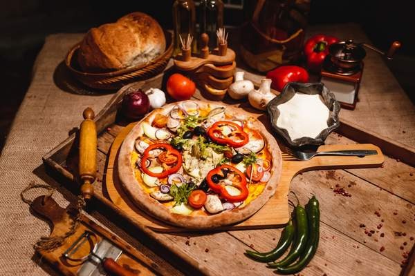 VEGETARIANA/ VEGETARIAN PIZZA