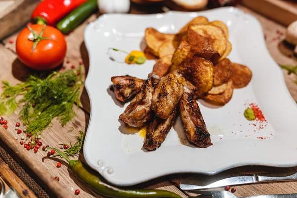 ARIPIOARE LA GRĂTAR/  GRILLED CHICKEN WINGS