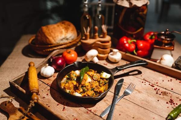 GULAȘ DIN PURCEL CU CARTOFI ȘI GĂLUȘTE/  PORK GOULASH AND DUMPLINGS