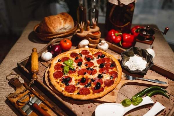 PIZZA PROSCIUTTO SALAMI