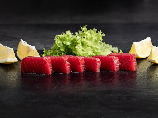 Sashimi tuna