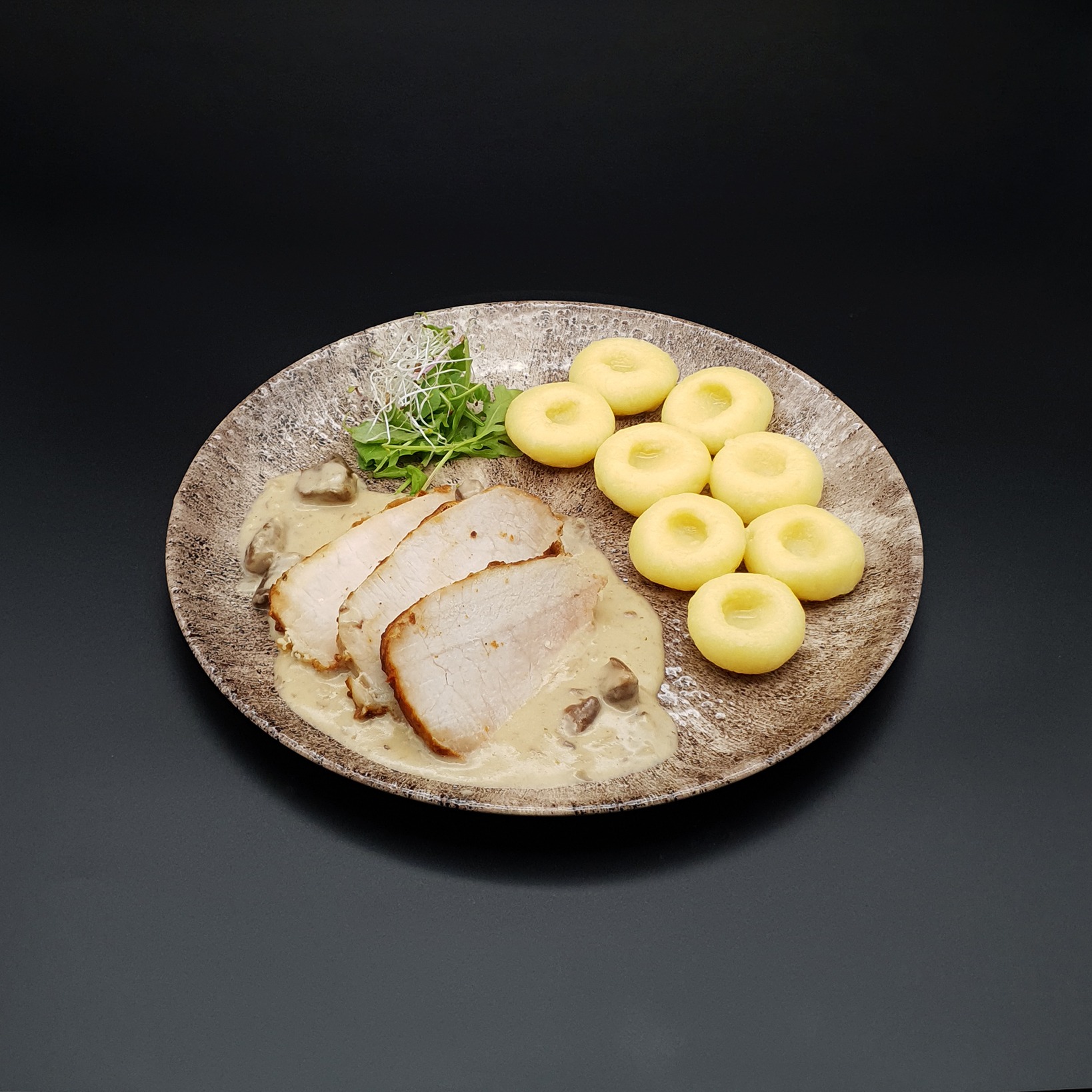 Pieczony schab w sosie grzybowym 