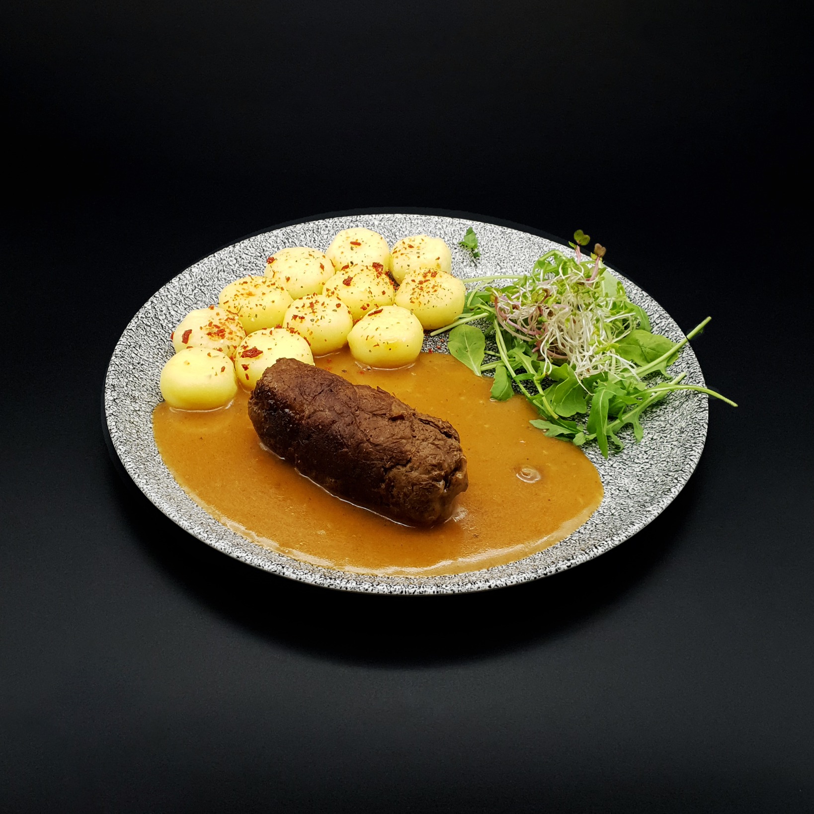  Roladka wołowa w sosie