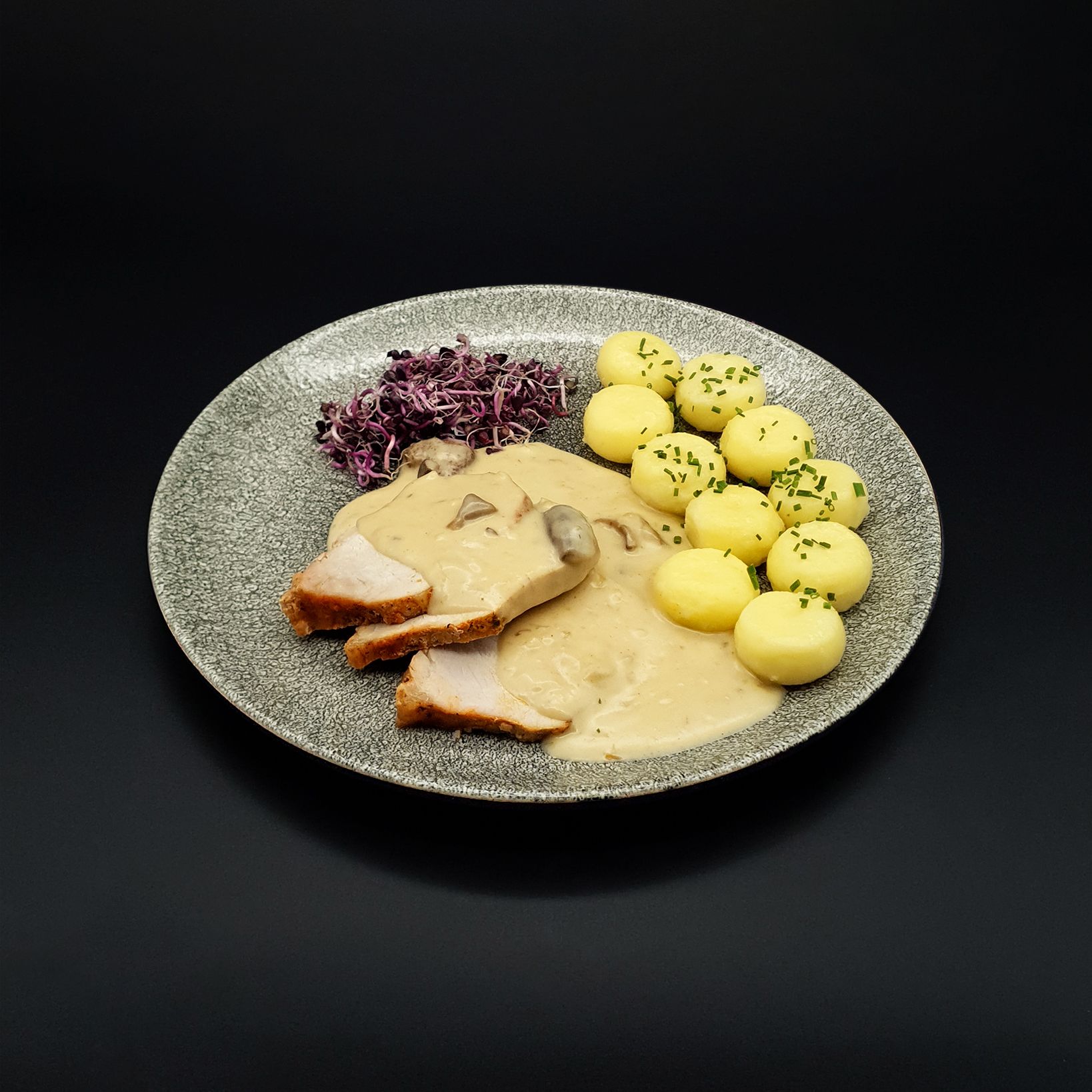 Pieczony schab w sosie grzybowym 