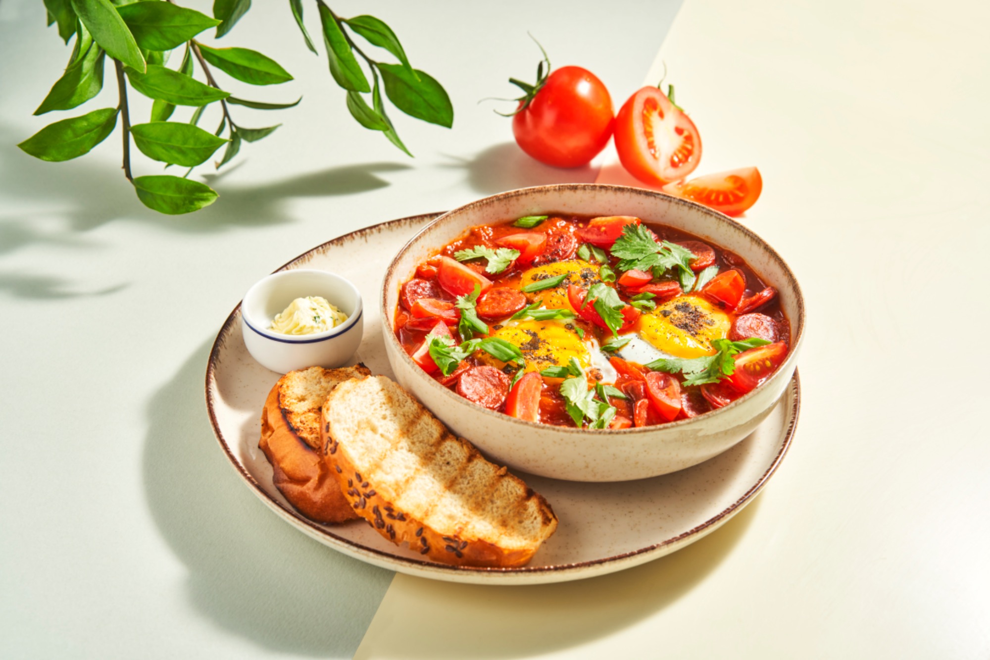 ​Szakszuka pomidorowo-paprykowa z chorizo