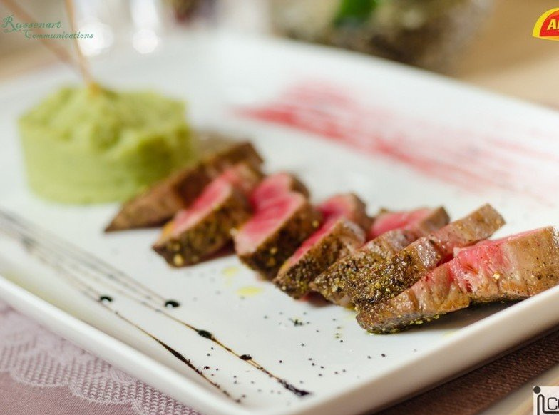 Ton rosu si piure cu trufe