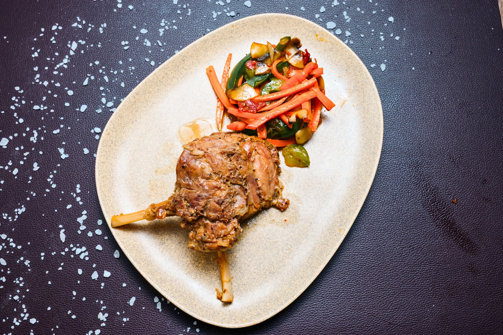 Aripioare de Porc cu garnitura de legume