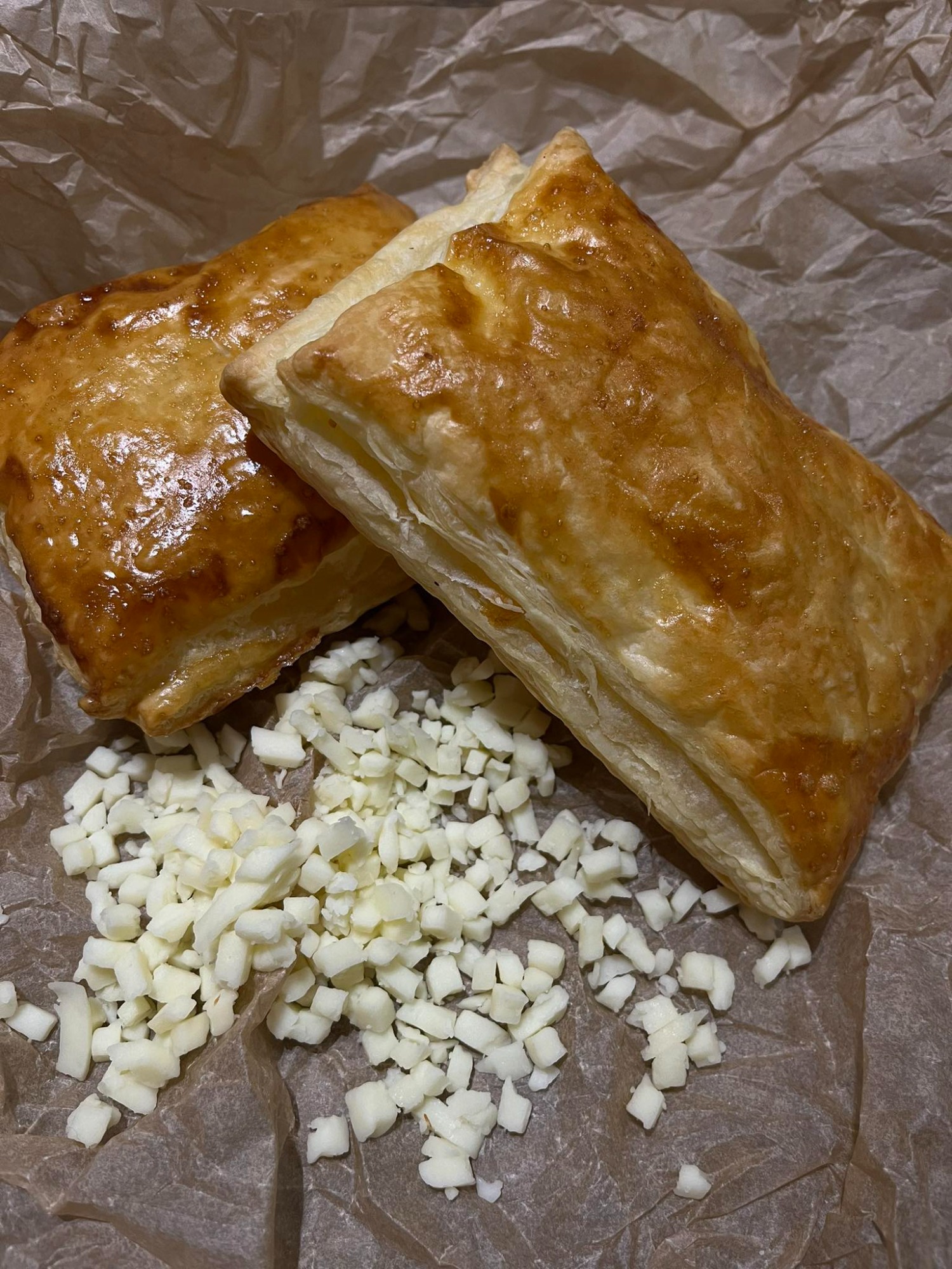 Krokiet z serem w cieście francuskim  ( 1 szt.) 