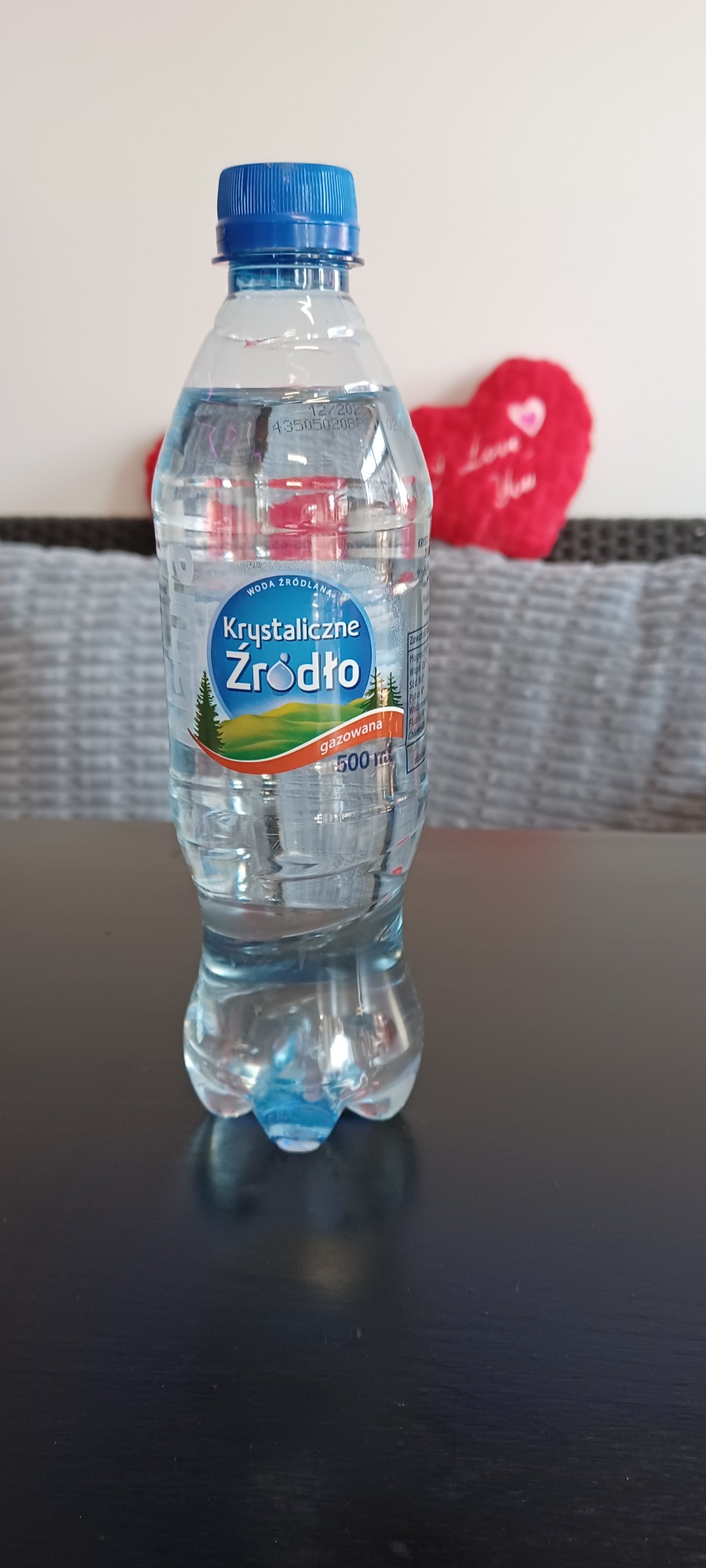 Woda gazowana KRYSTALICZNE ZRODLO 0,5