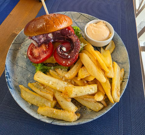 Burger cu caracatiță 