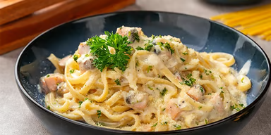 Paste cu pui și ciuperci