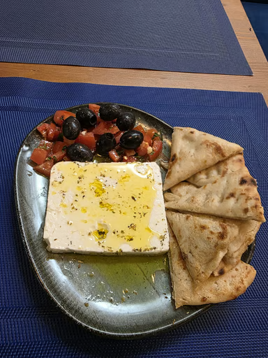 Brânză feta cu măsline 