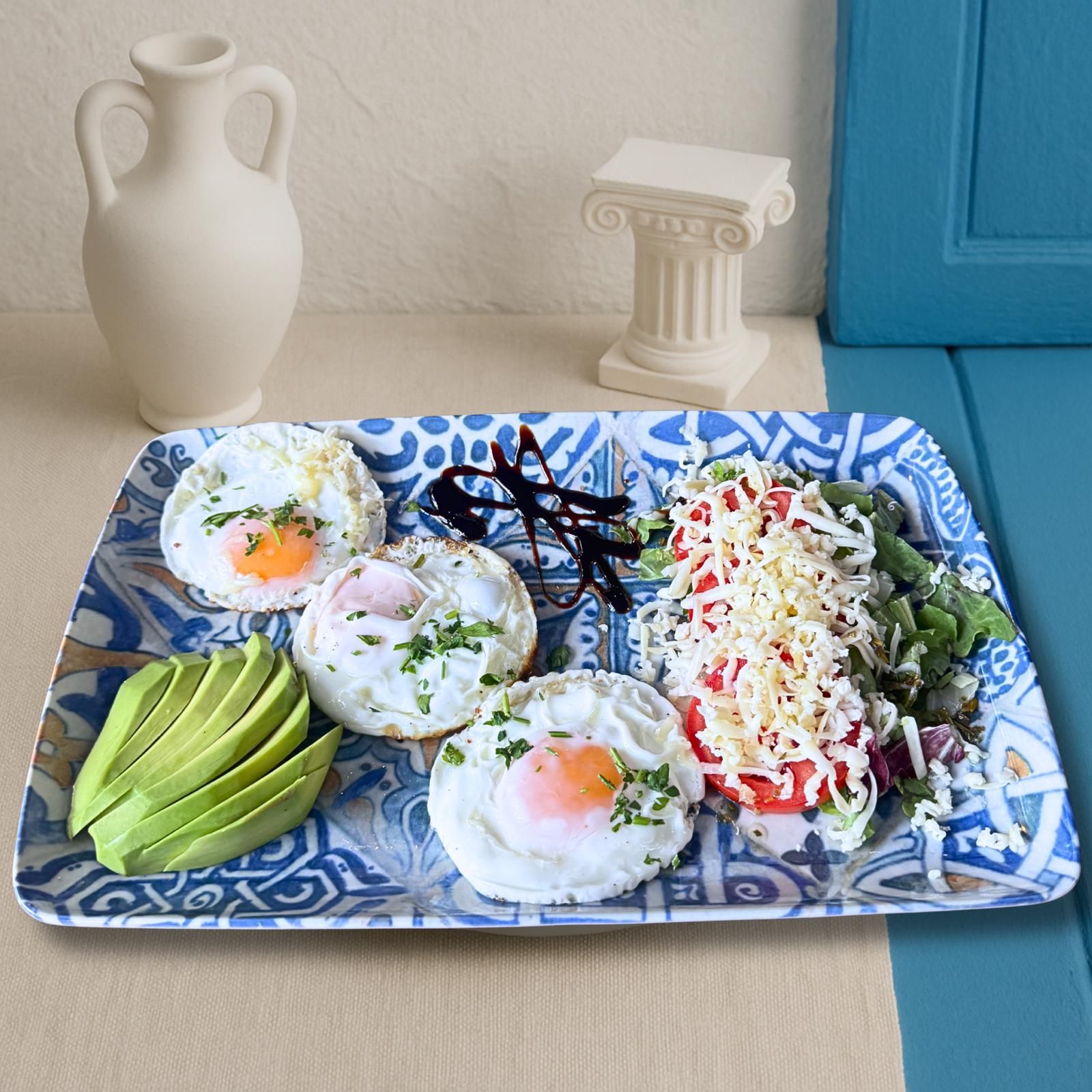 Ouă prăjite cu avocado ( 350g ) 