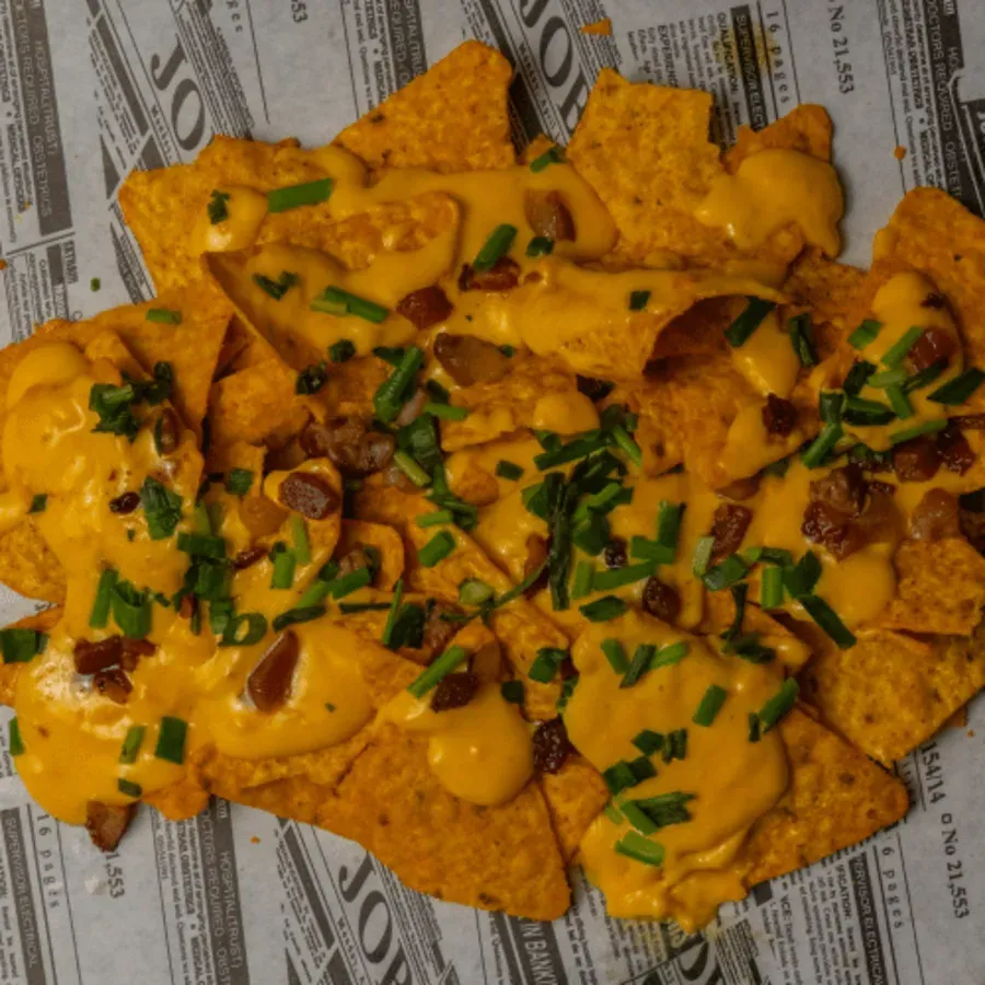 Nachosy z sosem Cheddar