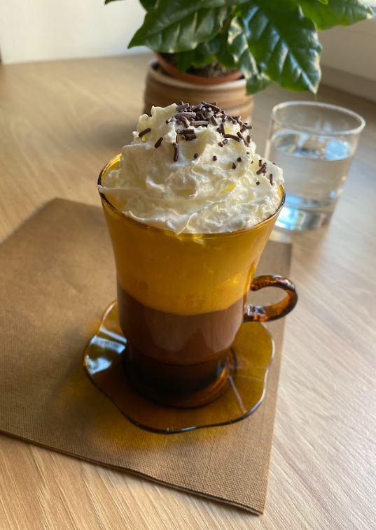 Viedenská káva 18 g/90 ml, šľahačka 50 g (7)