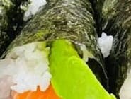 Salmon avocado temaki