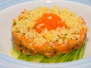 Spicy salmon tartar