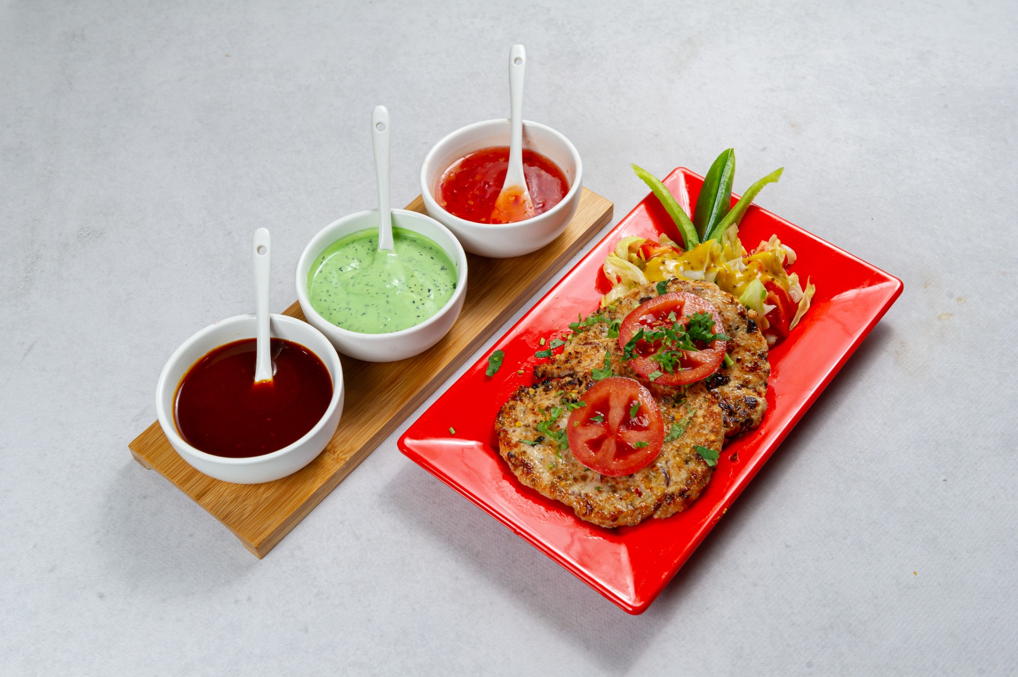 Chapli kebab (Kurczak/Jagnięcina) 2szt	