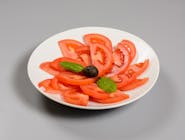Salată de roșii și castraveți