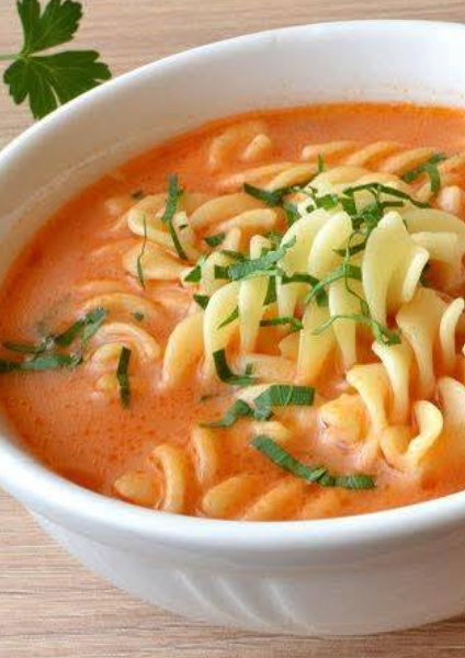 Pomidorowa z makaronem