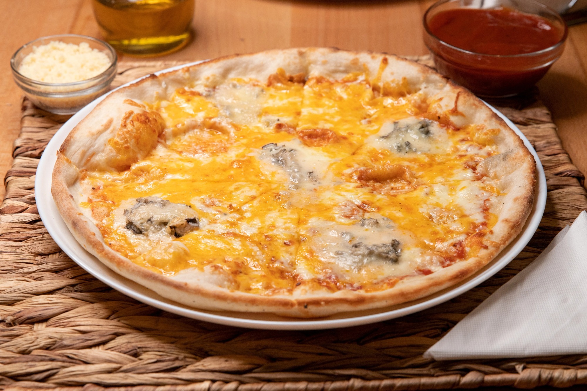 Pizza quattro formaggi