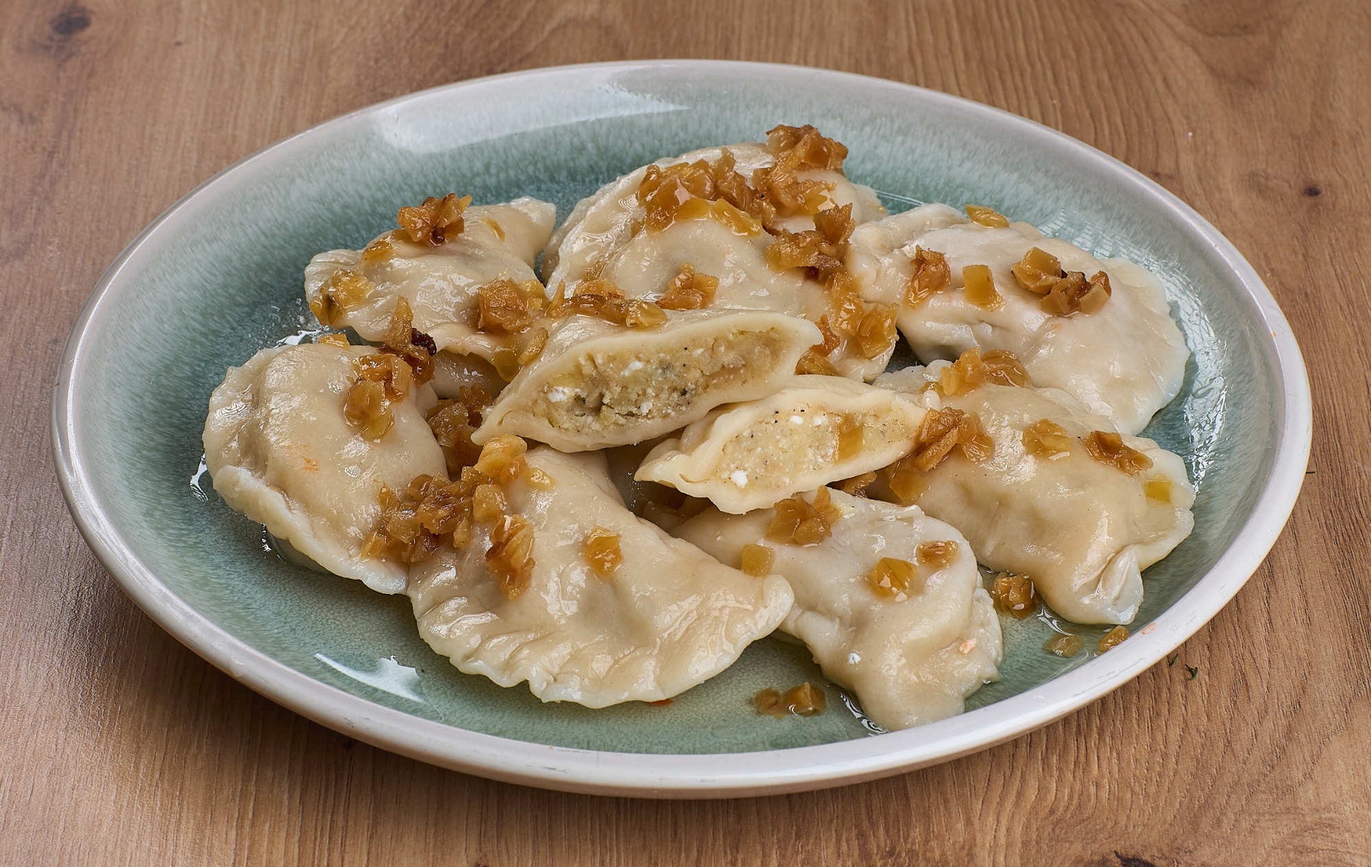 Pierogi ruskie – tradycyjne pierogi z ziemniakami i twarogiem