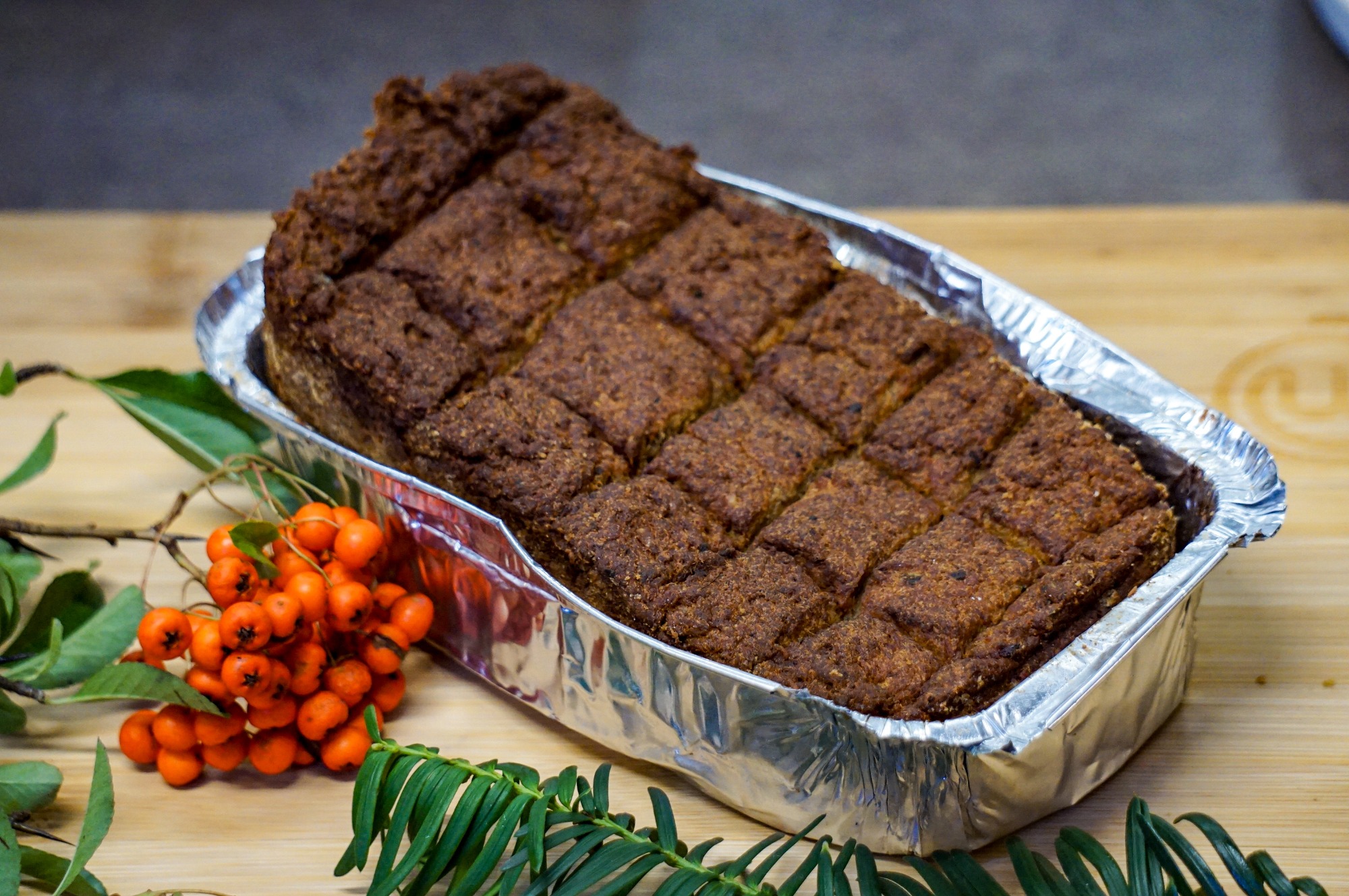 PASZTET Z TRZECH MIĘS Z JAŁOWCEM / FOREMKA