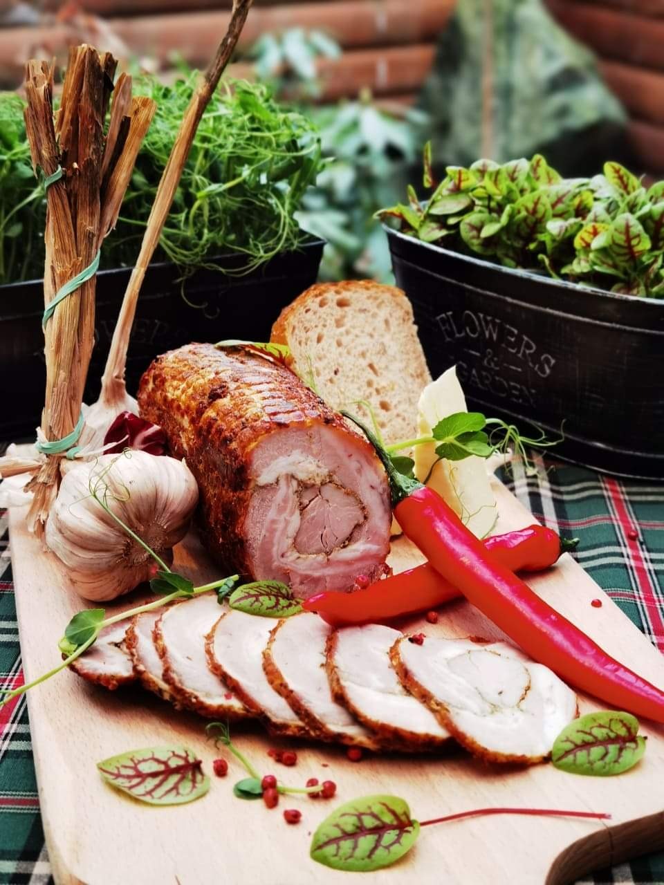 SCHAB MARYNOWANY ROZMARYNEM I CZOSNKIEM 500g