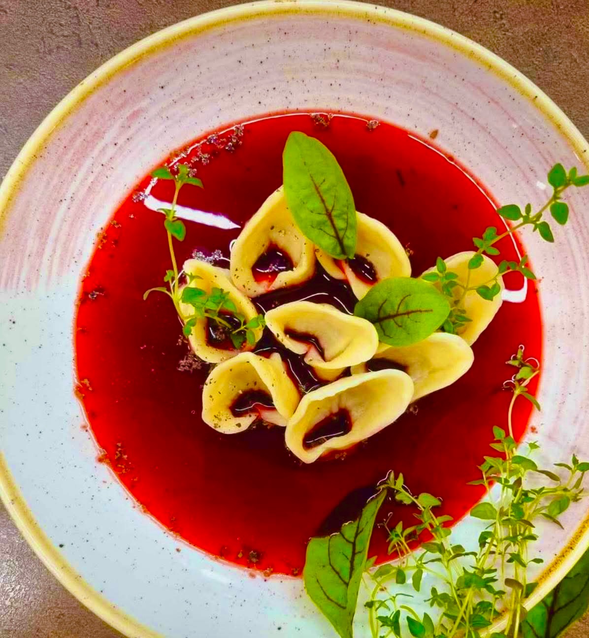 Barszcz czerwony z ręcznie lepionymi uszkami 450ml