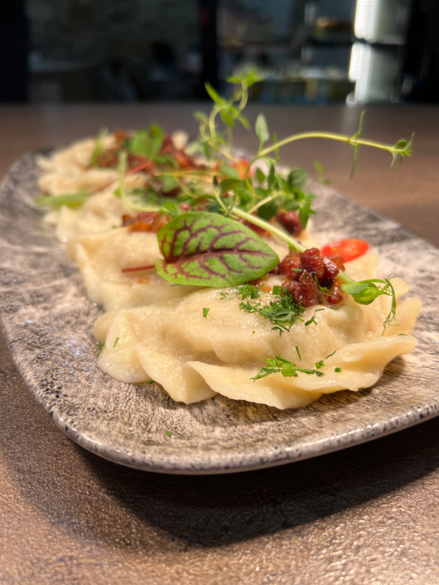 Ręcznie lepione pierogi z mięsem i kapustą 5 szt. / 450 g