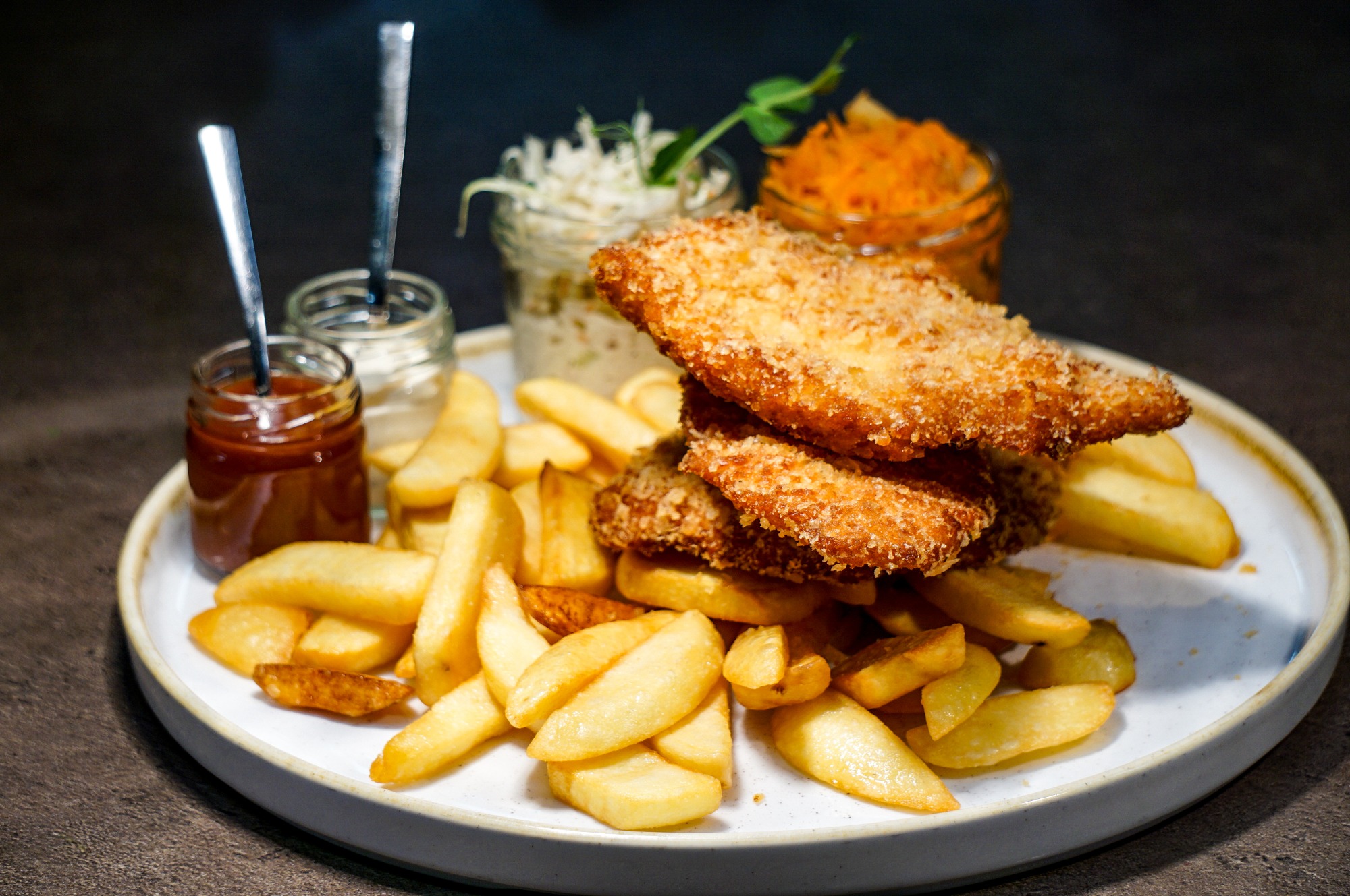 Panierowane polędwiczki z kurczaka w chrupiącej panierce 3 szt. z frytkami