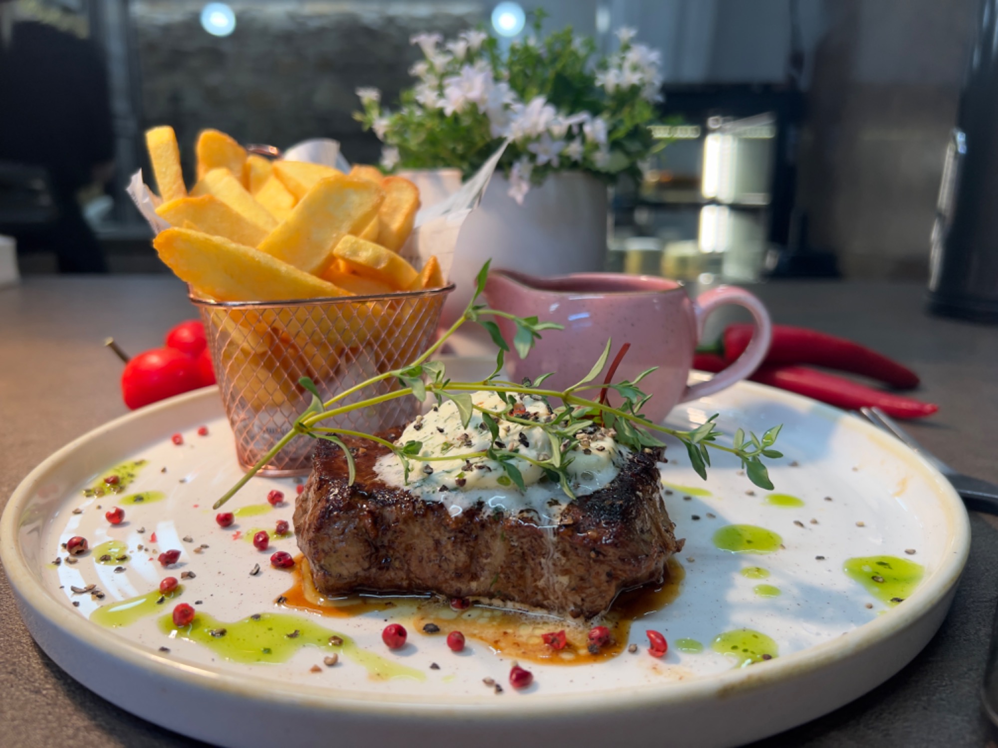 Stek z polskiej polędwicy wołowej z masłem chrzanowym