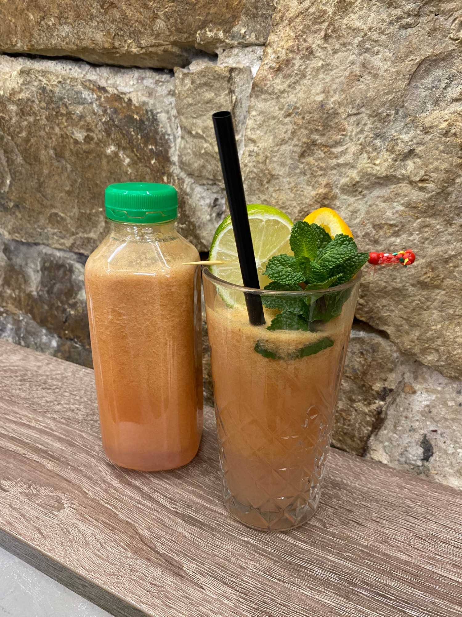 Sok z gruszki i jabłka z limonką 0,4