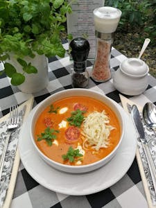 Zupa pomidorowa zabielana serkiem mascarpone  250ml