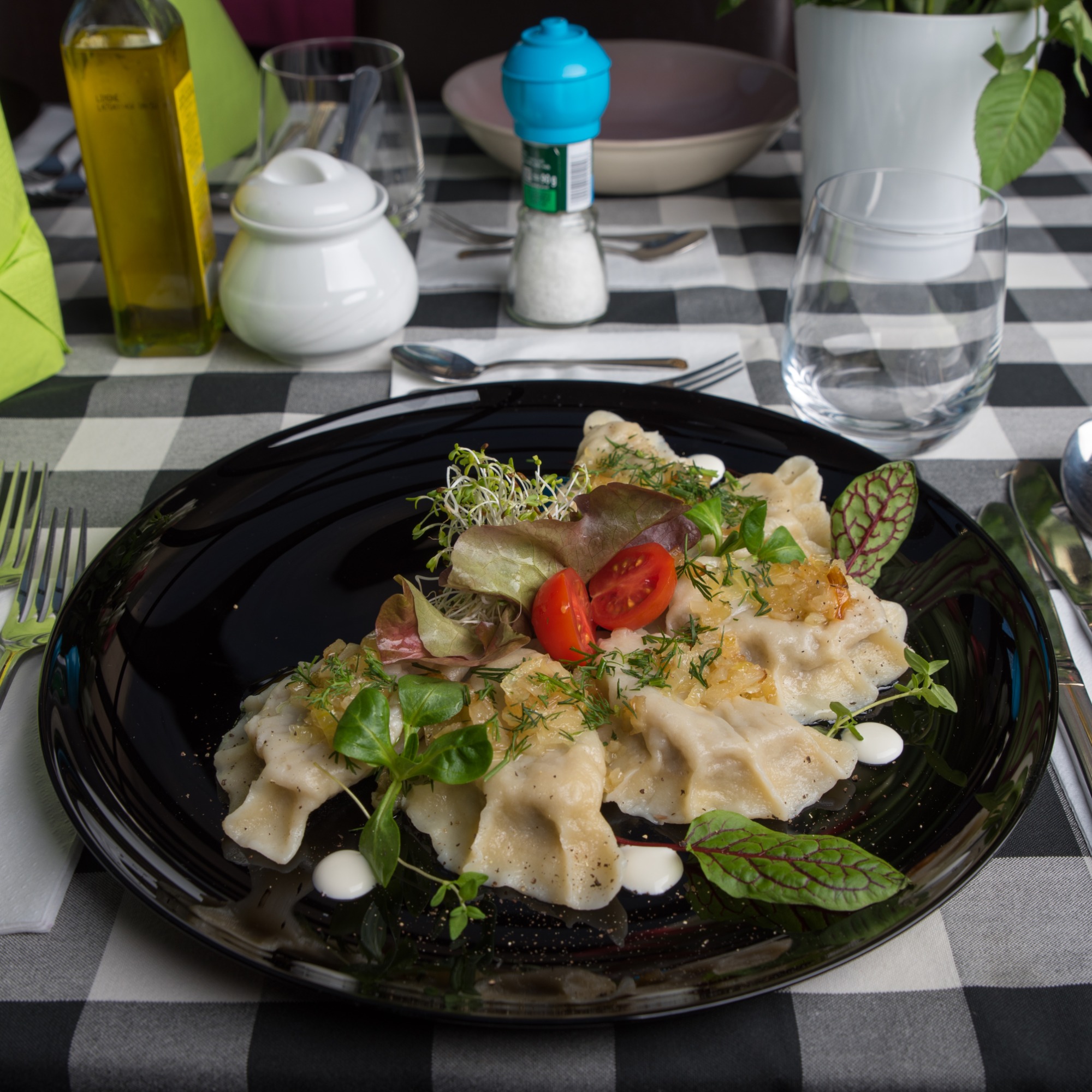 Pierogi z mięsem i kapustą na zimno do podgrzania 5 szt./ 450 g