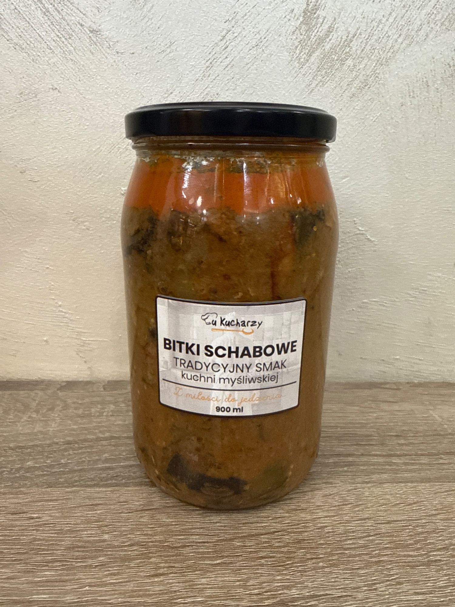 Słoik z bitkami schabowymi, tradycyjnym smakiem w kuchni myśliwskiej, pojemność 900 ml.