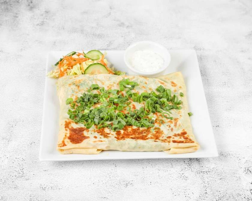 Naleśnik z makaronem i łososiem