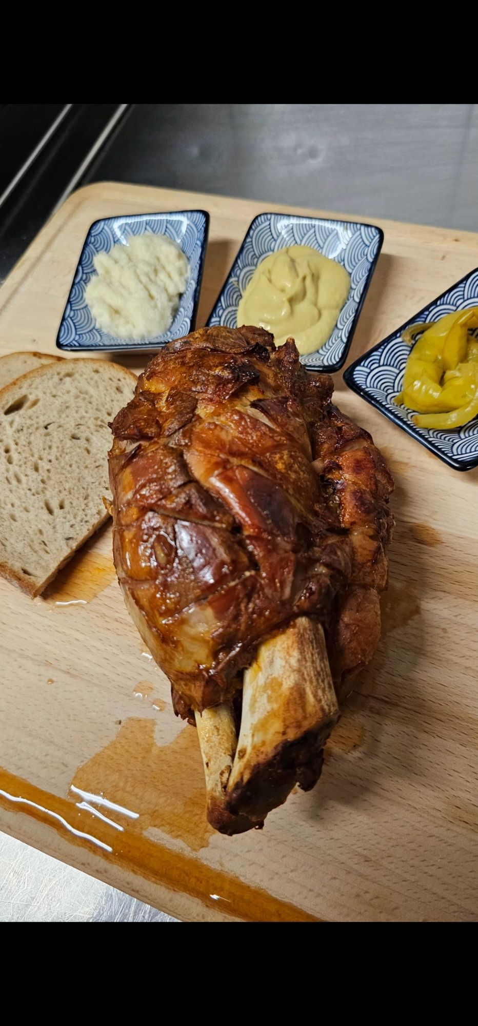 Vepřové grilované koleno 750 g