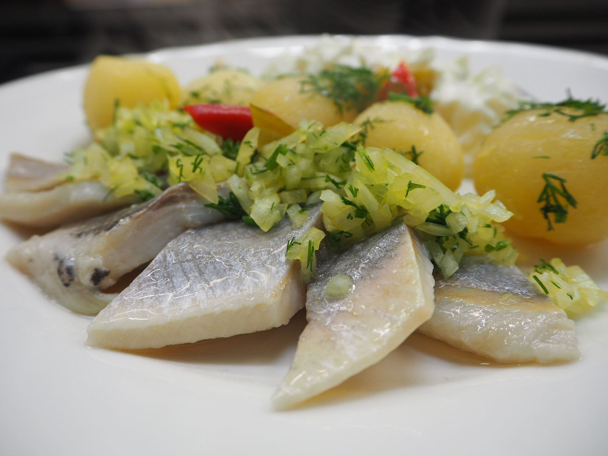 Dorodny eksportowy śledź bałtycki w oleju