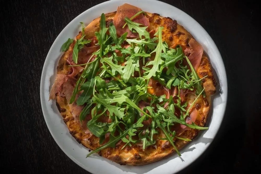 Pizza Crudo e Rucola Mica