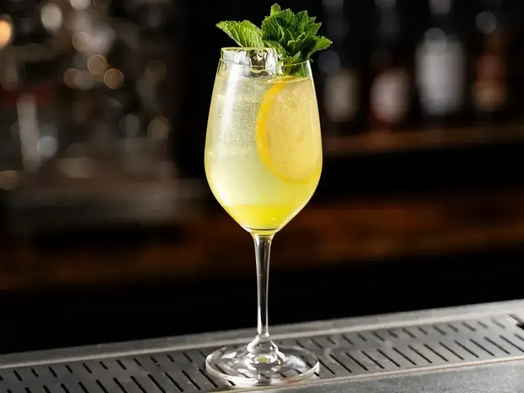 Limoncello Spritz