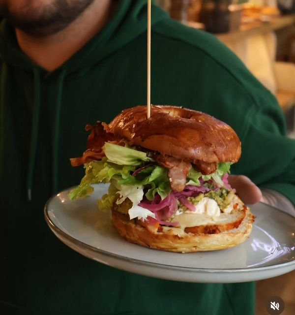 Bajgiel kurczak guacamole