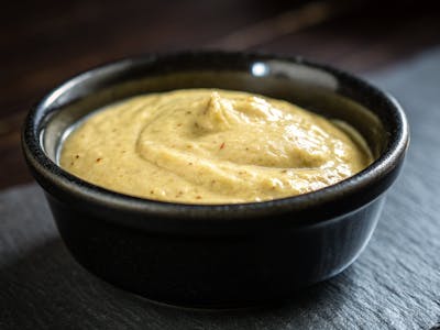 Musztardowo-chrzanowy