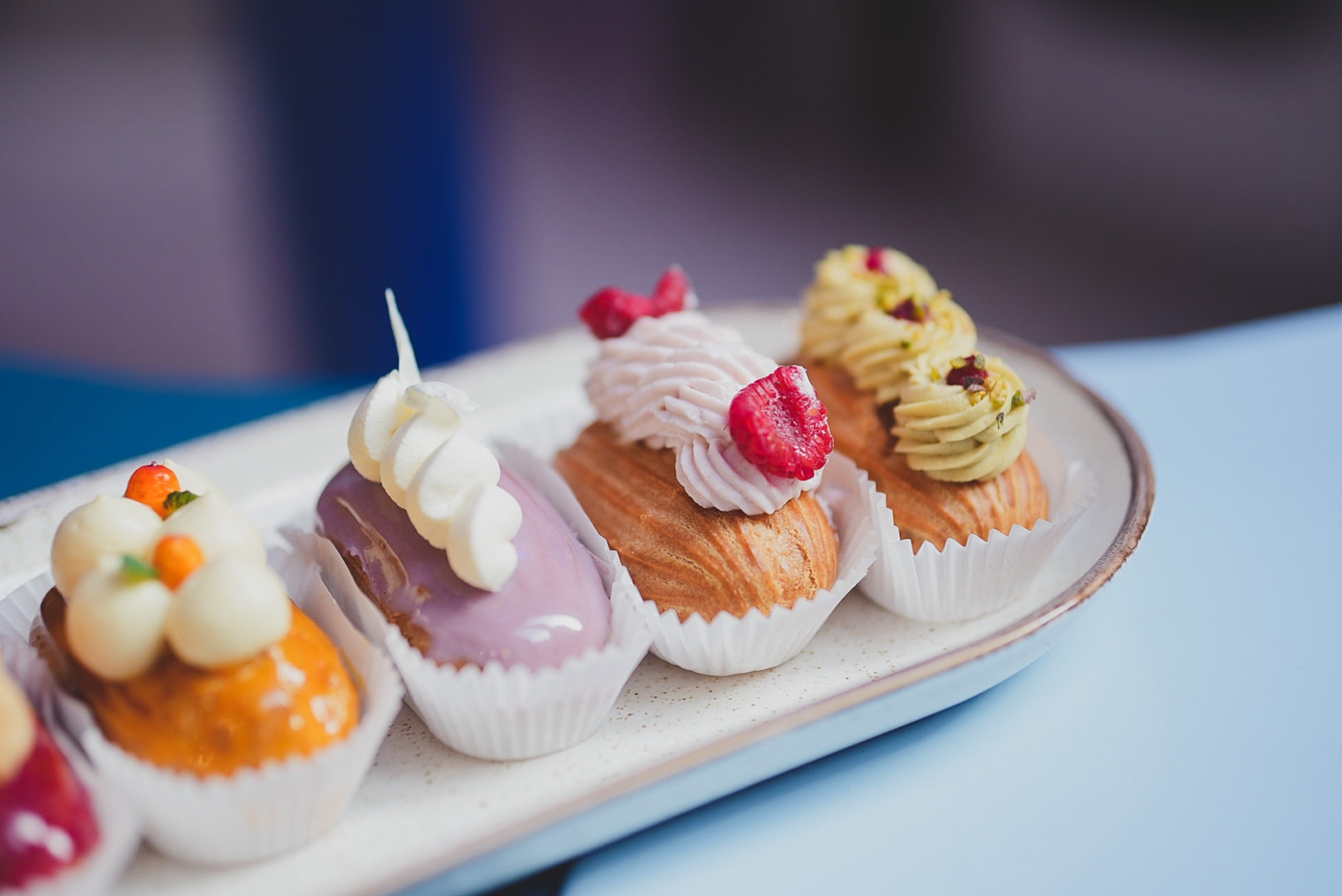 boks 9 mini eklerów