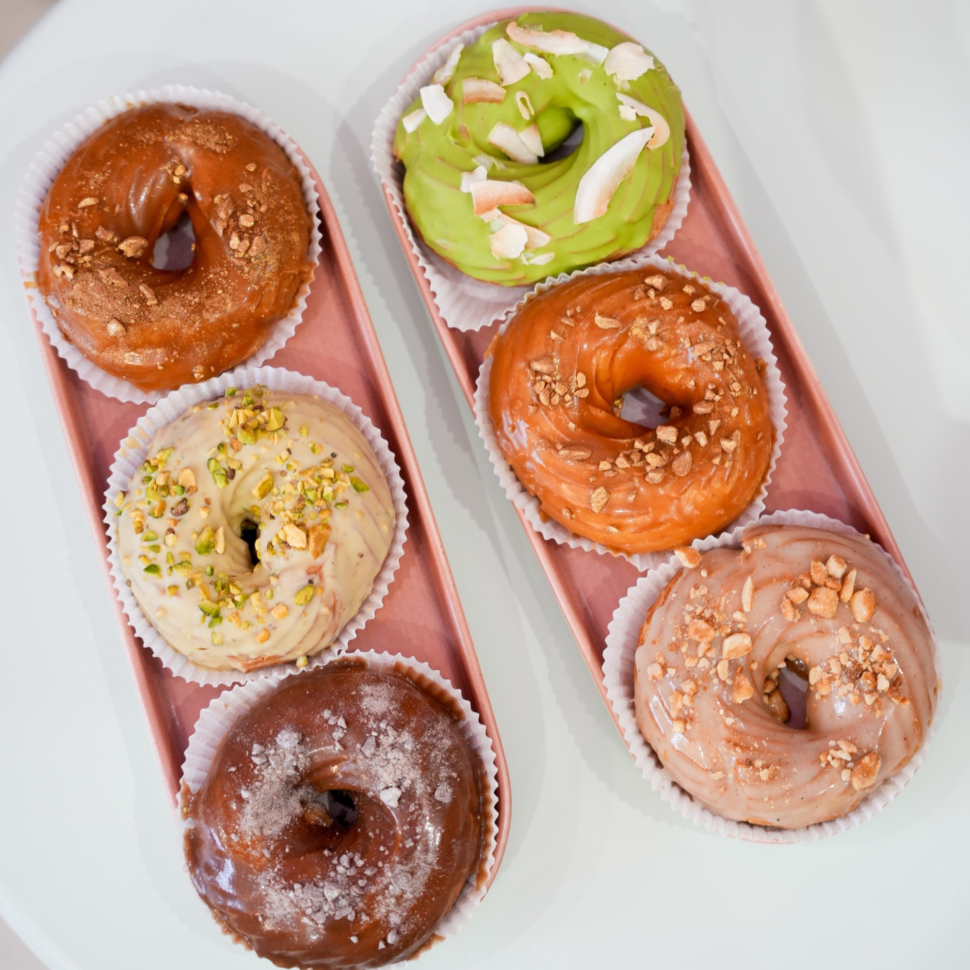 Zestaw 15 sztuk : 3 x słony karmel, 3 x mleczna czekolada, 3 x  pistacja & malina, 3 x earl grey, 3 x PRL z kremem diplomat ***zdjęcie podglądowe 